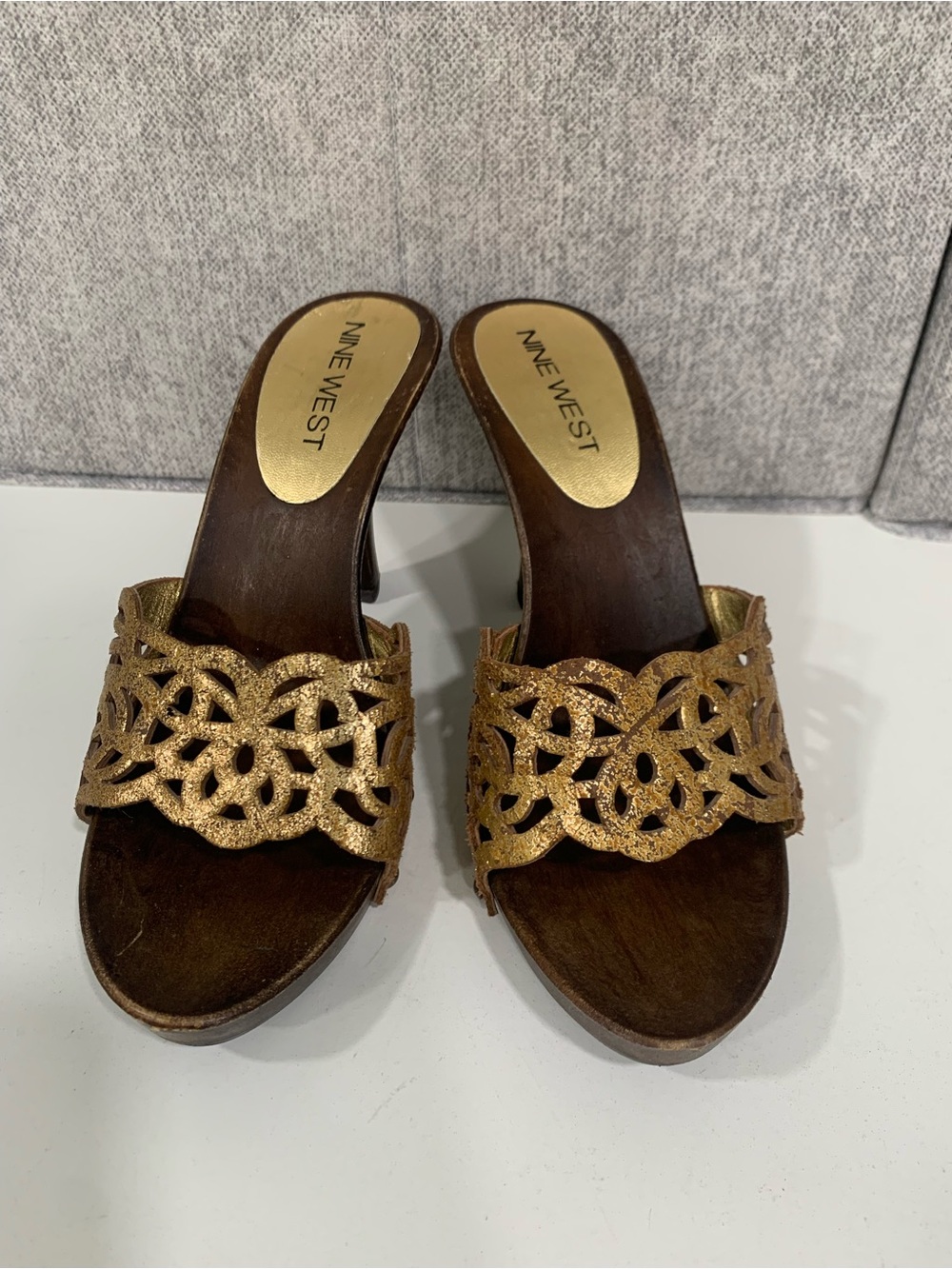 Vintage Nine West Women's Gold Open-Toe Slide wooden heels